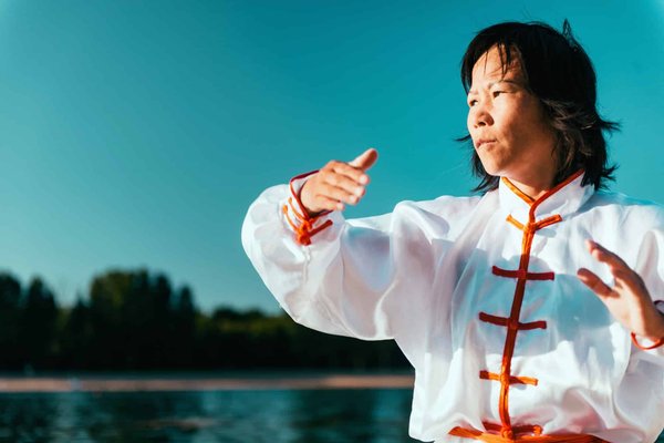 Comment créer une routine matinale de Tai Chi pour réduire le stress avant d'aller au travail ?