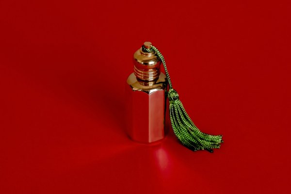 Huile de parfum : senteurs orientales et durables chez attari